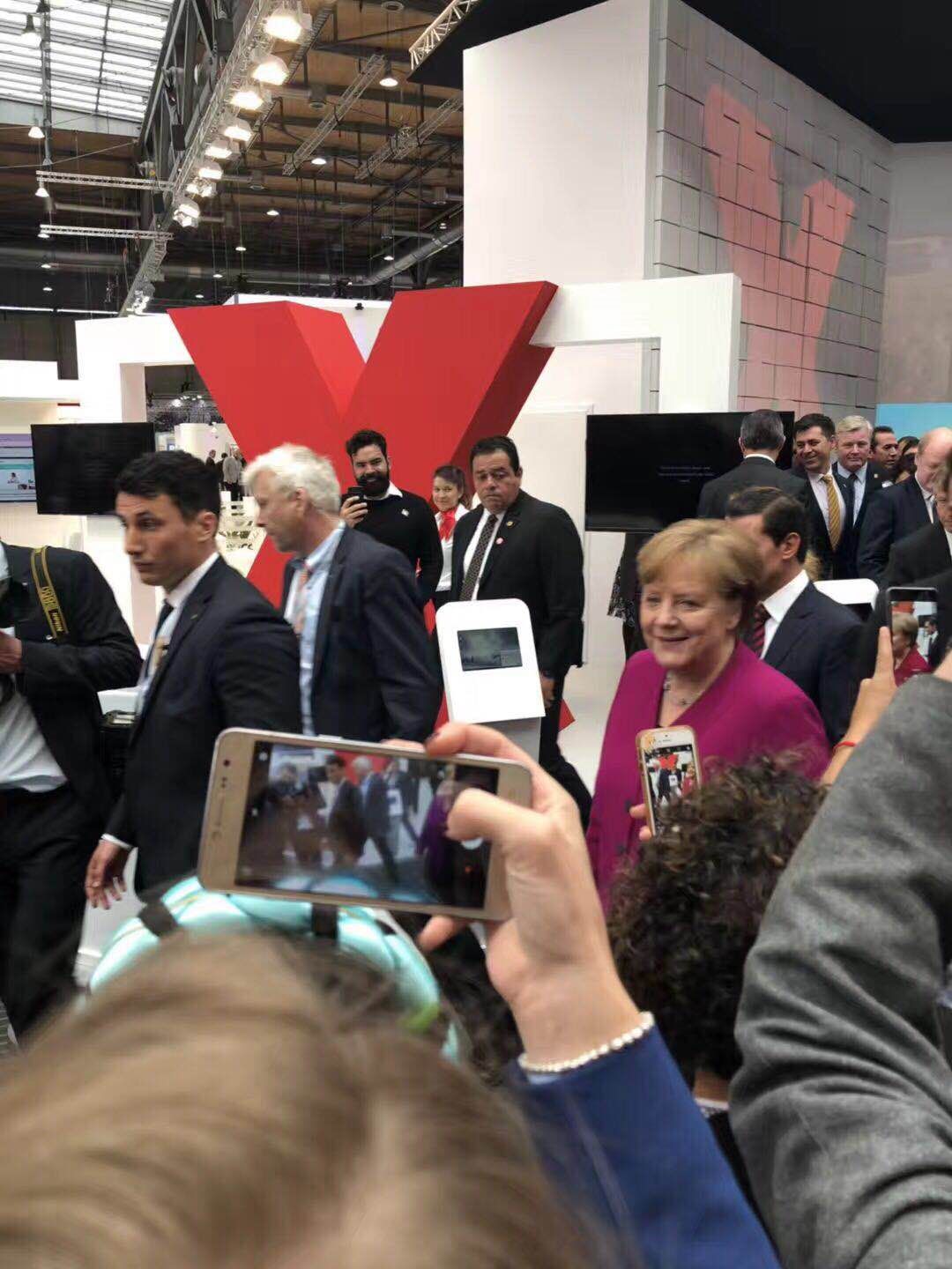 1530001612671295.jpg 1530001612671295.jpg