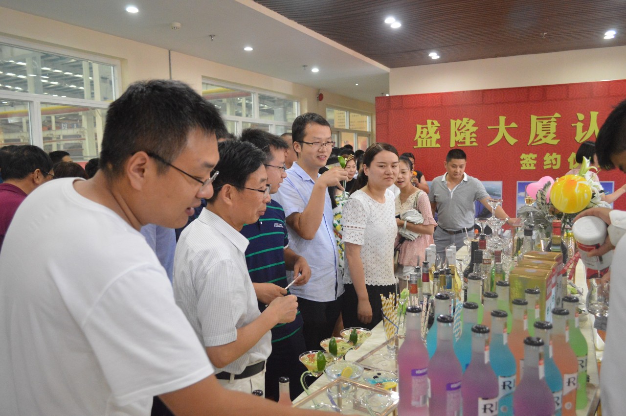 1532915485692983.jpg 1532915485692983.jpg